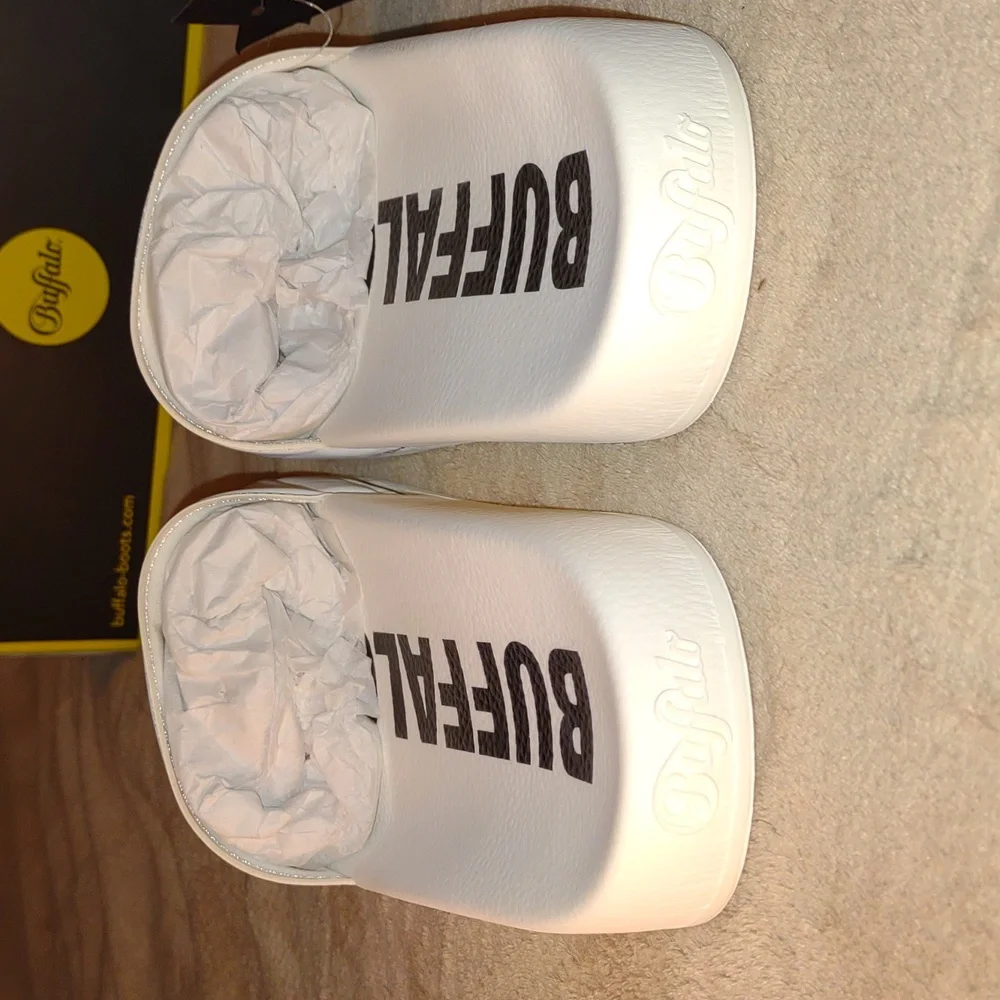 ๐ฃBUFFALO ๐ฎWhite Riley Slides "Love Life"footwear - Picture 13 of 15